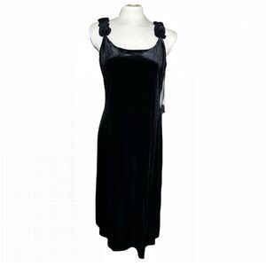 Black Rosette Velvety Dress